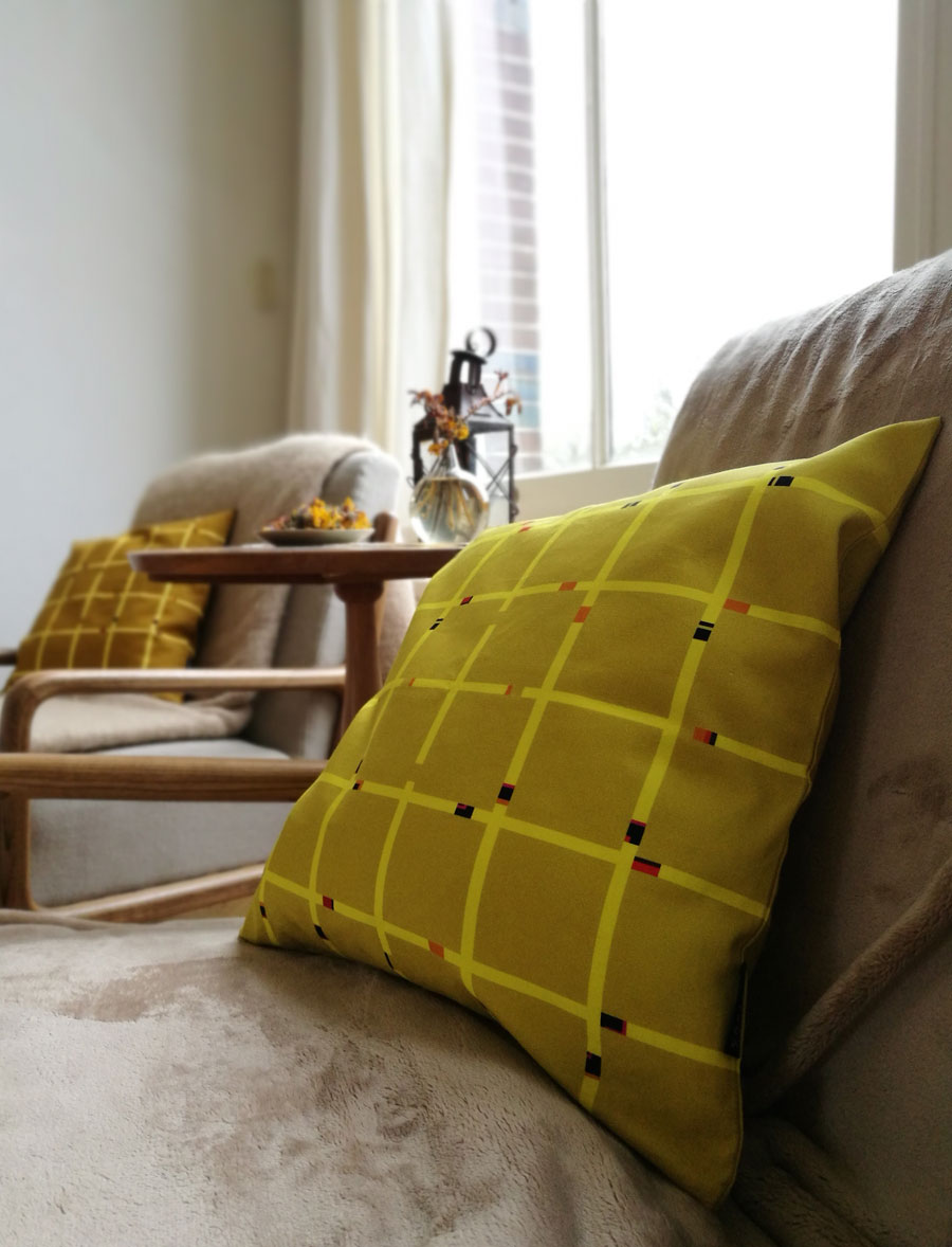 Pillow ‘An-Jet Yellow 0012’