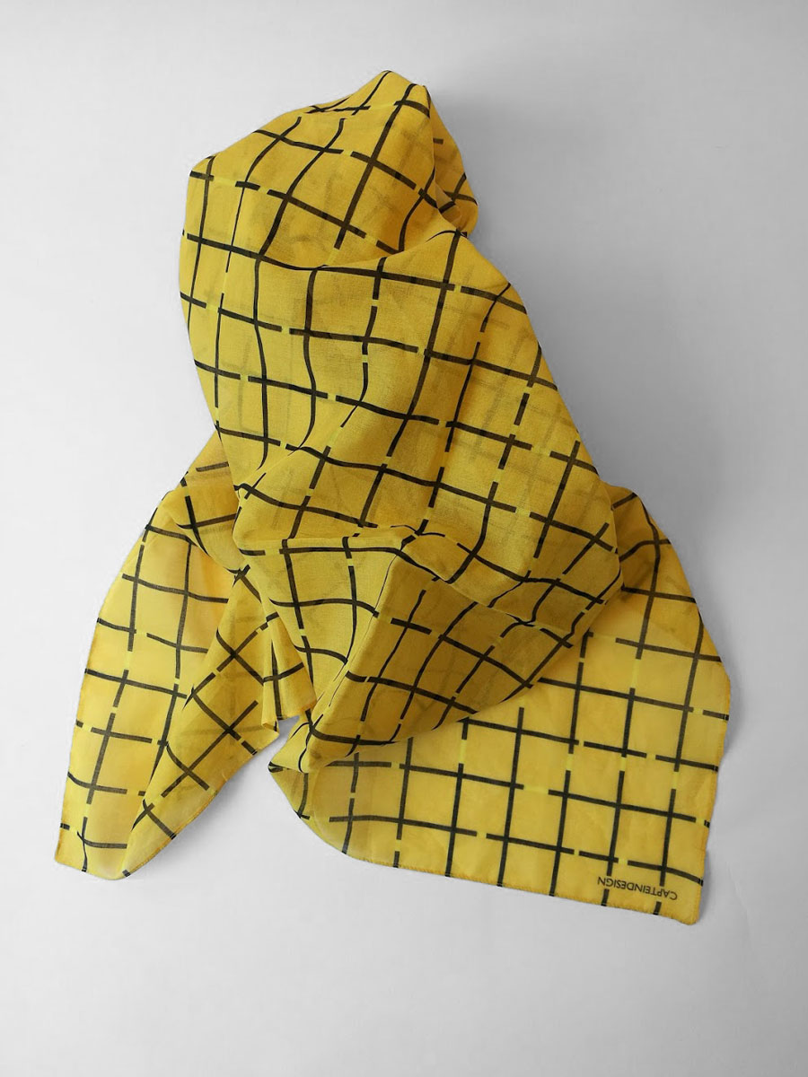 Shawl ‘Mind the gap Yellow’